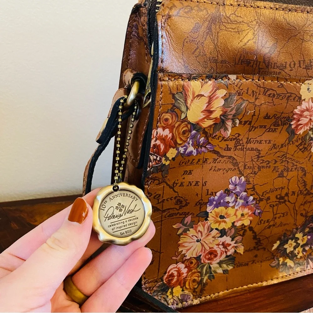 Patricia Nash Nazaire English Garden Heritage Leather  Crossbody - Picture 3 of 8